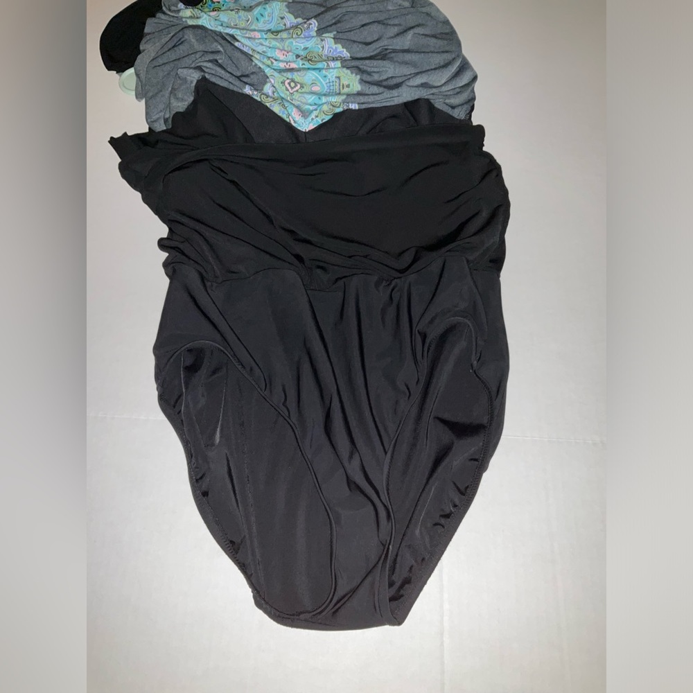 Swimsuit - Picture 8 of 10